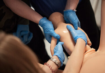 Stawiamy na Przyszłość - Poród w Twoich Rękach. Warsztaty z przyjmowania porodu fizjologicznego